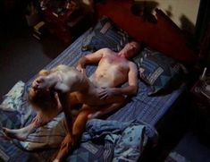 Голая Эми Линдсей в фильме «Трамвай Желание»