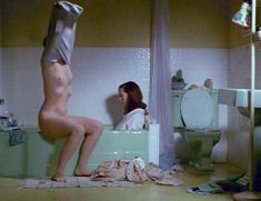 Голая Эми Мэдиган в фильме «Женская извращенность»