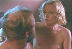 Голая Эми Мэдиган в фильме «Залив Аламо» фото #3