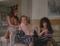 Голая Эми Рошелль в фильме «Одержимые ночью» фото #1