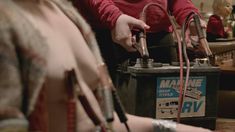 Голая Эмили Бергл в сериале «Бесстыдники» фото #8