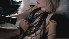 Голая Эмили Браунинг в фильме «Зажги меня» фото #6