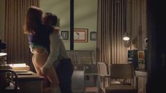 Голая Эмили Кинни в сериале «Мастера секса» фото #6