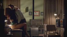 Голая Эмили Кинни в сериале «Мастера секса» фото #8