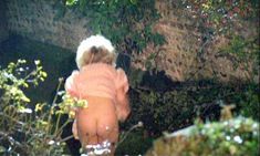 Голая Эмили Ллойд в фильме «Хочу, чтобы ты был здесь» фото #2