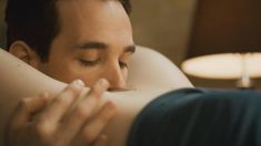 Голая Эмили Хэмпшир в фильме «Секс и ничего лишнего» фото #3