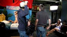 Голая Эмили Эддисон в фильме «Секс-пленка со знаменитостями» фото #18