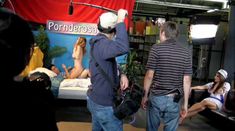 Голая Эмили Эддисон в фильме «Секс-пленка со знаменитостями» фото #19