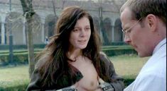 Эмилия Фокс снялась голой в фильме «Сабина» фото #1