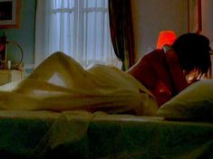 Голая Эмилия Фокс в фильме «Три слепые мыши» фото #9