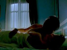 Голая Эмилия Фокс в фильме «Три слепые мыши» фото #11