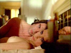 Голая Эмма Джейкобс в фильме «Жеребец» фото #9