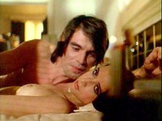 Голая Эмма Джейкобс в фильме «Жеребец» фото #11