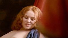 Голая грудь Эммы Пирсон в фильме «Биркебейнеры» фото #4