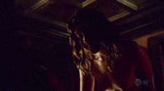 Голая Эмма Хэмилтон в сериале «Тюдоры» фото #6