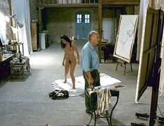 Голая Эммануэль Беар в фильме «Очаровательная проказница» фото #32