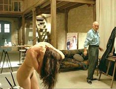 Голая Эммануэль Беар в фильме «Очаровательная проказница» фото #45