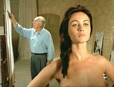 Голая Эммануэль Беар в фильме «Очаровательная проказница» фото #47