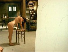 Голая Эммануэль Беар в фильме «Очаровательная проказница» фото #50