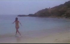 Голая Эммануэль Беар в фильме «Первые желания» фото #2