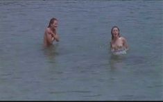 Голая Эммануэль Беар в фильме «Первые желания» фото #3