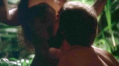 Голая Эмманюэль Арсан в фильме «Лаура» фото #14