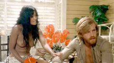 Голая Эмманюэль Арсан в фильме «Лаура» фото #24