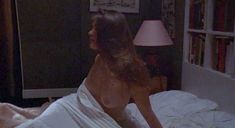 Голая Эмманюэль Сенье в фильме «Горькая луна» фото #6