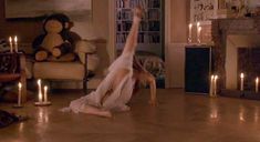 Голая Эмманюэль Сенье в фильме «Горькая луна» фото #9