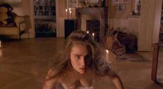 Голая Эмманюэль Сенье в фильме «Горькая луна» фото #10