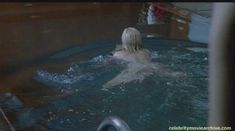 Голая Эмманюэль Сенье в фильме «Задний план» фото #1