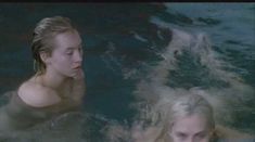 Голая Эмманюэль Сенье в фильме «Задний план» фото #4