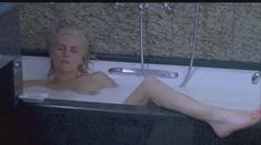 Голая Эмманюэль Сенье в фильме «Задний план» фото #9