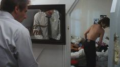 Голая Эмманюэль Сенье в фильме «Неукротимый» фото #2