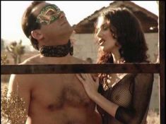 Голая Эндер Пейдж в фильме «Клуб первых жен» фото #17