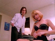 Голая Энджел Борис в фильме «Самоубийственная блондинка» фото #1