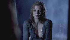 Голая Энджел МакКорд в фильме «Запретная земля» фото #1