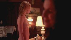 Голая Энджел МакКорд в фильме «Запретная земля» фото #2