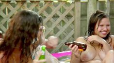 Голая Энджи Крумм в фильме «Студенческий клуб» фото #1