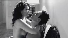 Голая Энджи Сепеда в фильме «Элено» фото #3