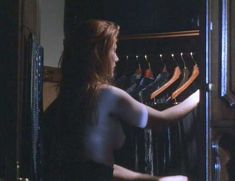 Голая Энджи Эверхарт в фильме «9 1.2 недель» фото #1