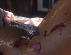 Голая Энджи Эверхарт в фильме «9 1.2 недель» фото #15