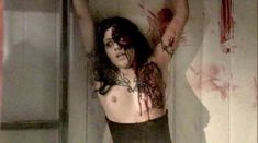 Голая Эндрю Миано в фильме «Холод» фото #7