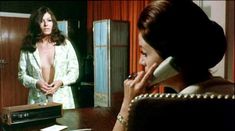 Голая Энн Мишель в фильме «Ведьма-девственница» фото #10