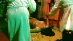 Голая Энн Мишель в фильме «Ведьма-девственница» фото #29