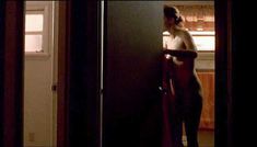 Голая Энн Морган в фильме «С любовью, Лайза» фото #3