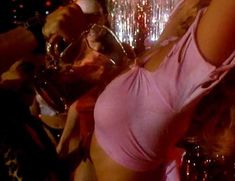 Голая Энни МакОли в фильме «Сумасброды 2. Не в своем уме» фото #2