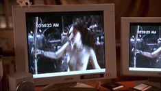 Голая Эрика Лирсен в фильме «Ведьма из Блэр 2. Книга теней» фото #6