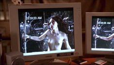 Голая Эрика Лирсен в фильме «Ведьма из Блэр 2. Книга теней» фото #7