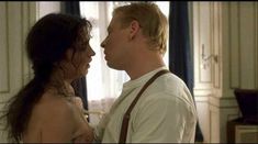 Голая грудь Эрики Марожан в фильме «Мрачное воскресенье» фото #20